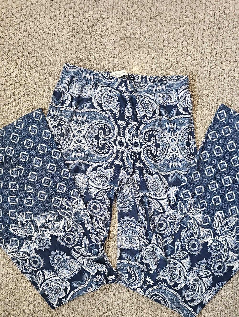 Abercrombie & Fitch Navy and White Paisley Wide-Leg Pants, Small